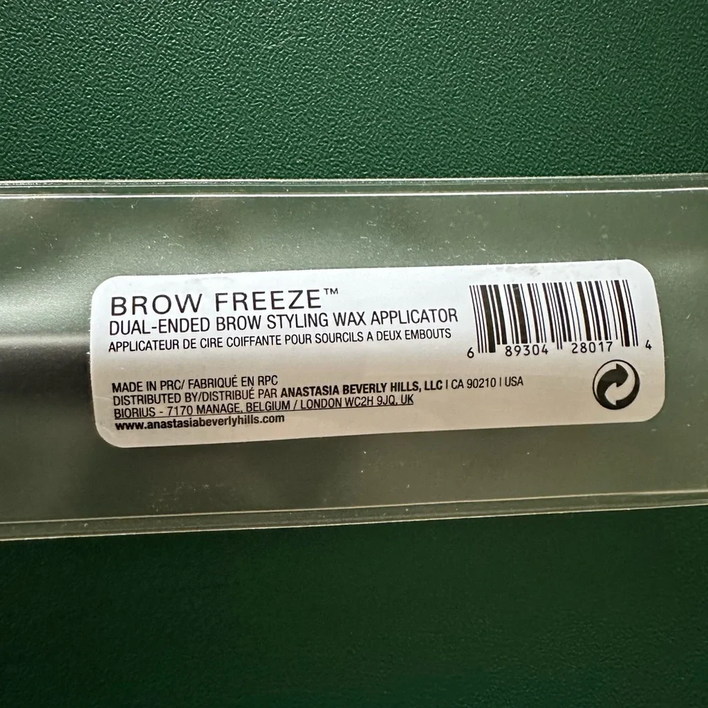 Anastasia Beverly Hills Brow Freeze Styling Wax and Dual-Ended Wax Applicator - Picture 3 of 5